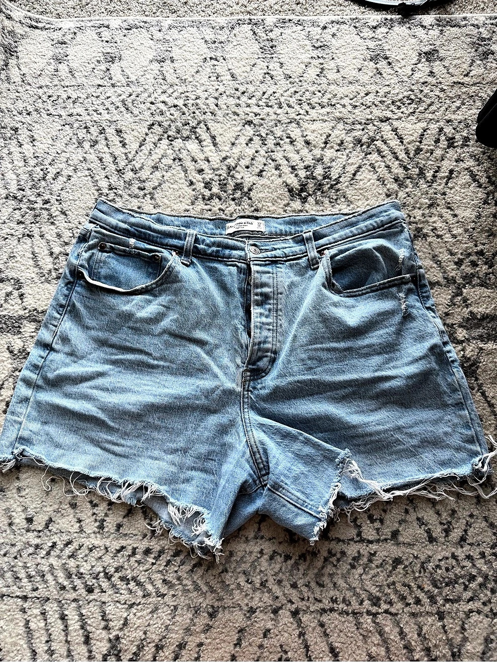 Abercrombie & Fitch The 7" Dad Short High Rise Jean Shorts Waist 33 Blue